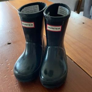 Black hunter boots! Toddler 6/7
